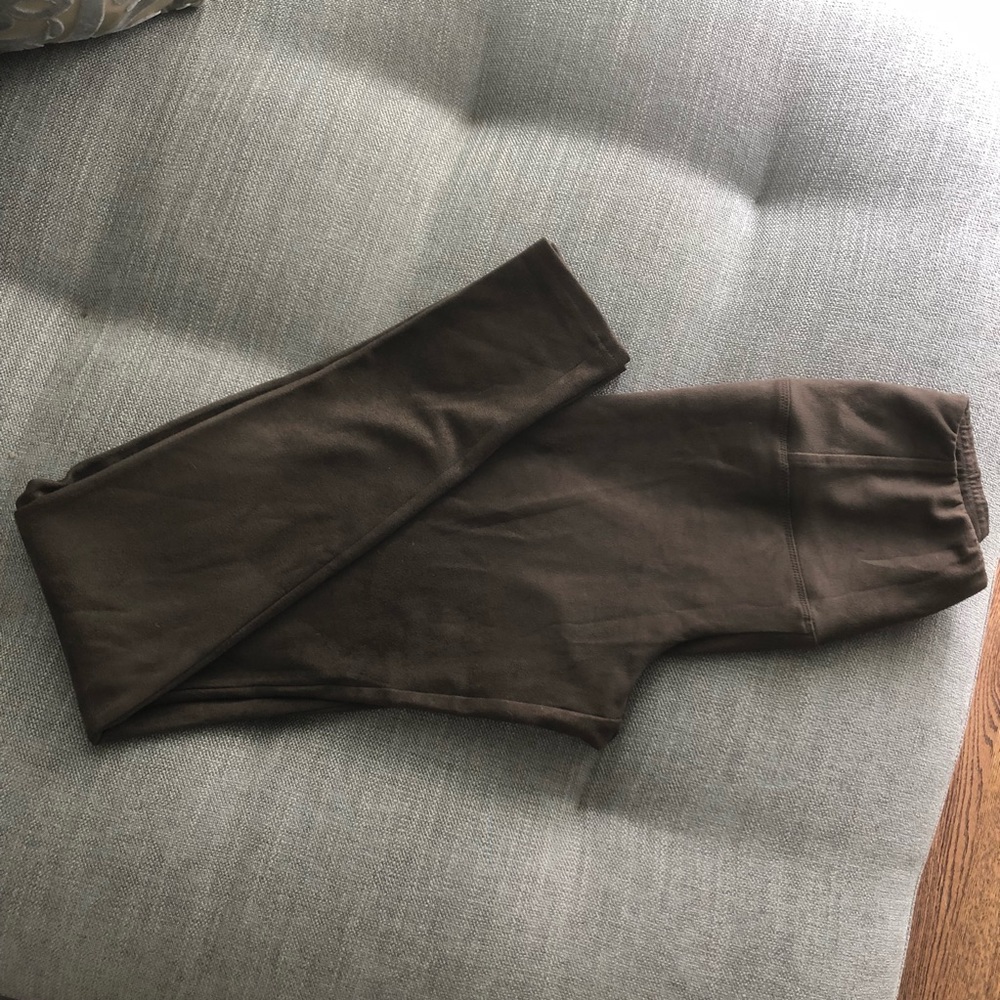 Aritzia daria leggings size S worn once